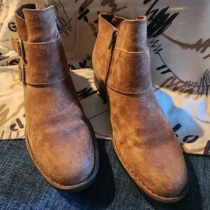 Born Woman's Brown Suede Ankle Boots